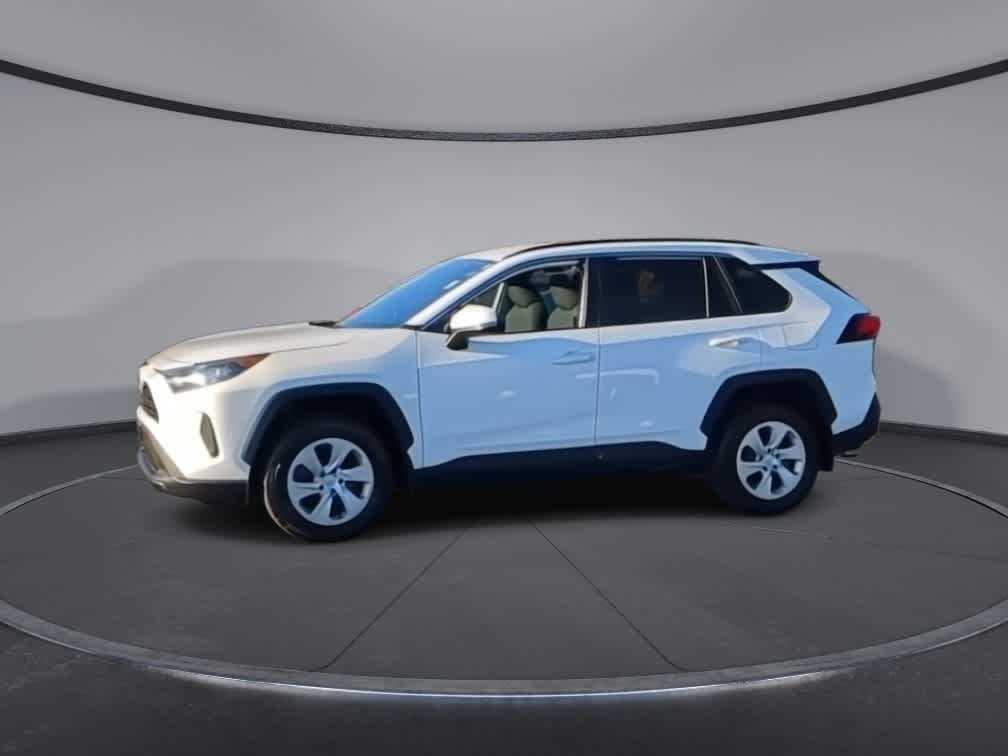 2019 Toyota RAV4 LE 4