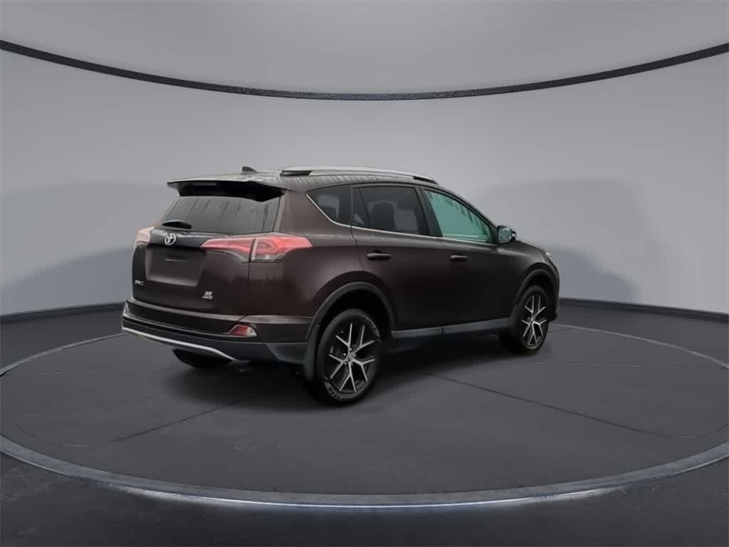 2017 Toyota RAV4 SE 8