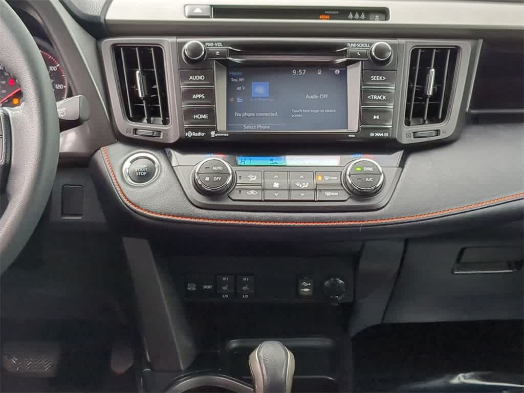 2017 Toyota RAV4 SE 29