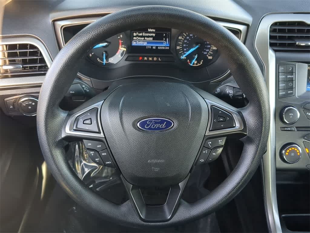 2017 Ford Fusion SE 23