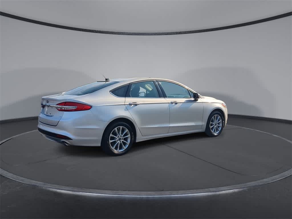 2017 Ford Fusion SE 8