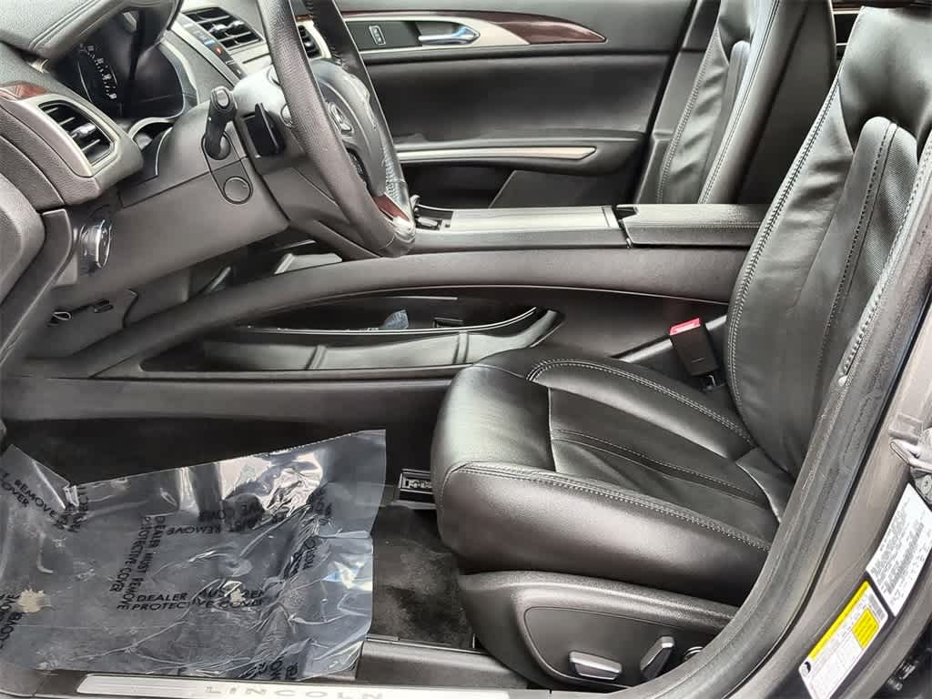 2014 Lincoln MKZ BASE 17