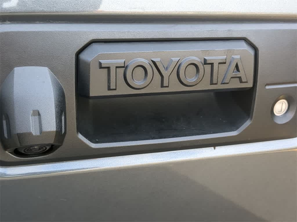 2023 Toyota Tacoma SR5 Double Cab 5 Bed V6 AT 12