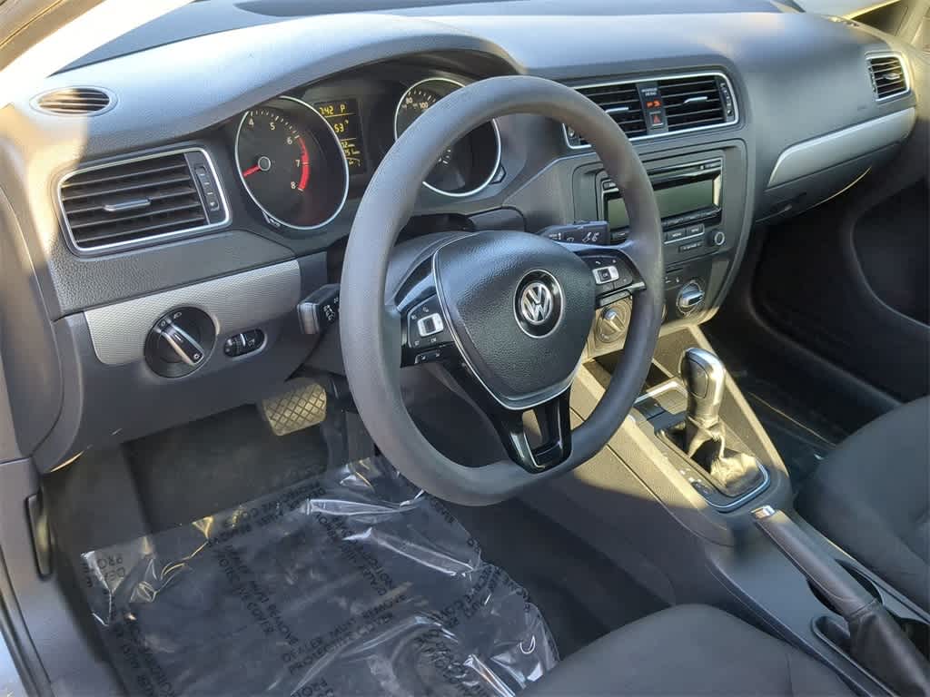 2015 Volkswagen Jetta 1.8T SE 10