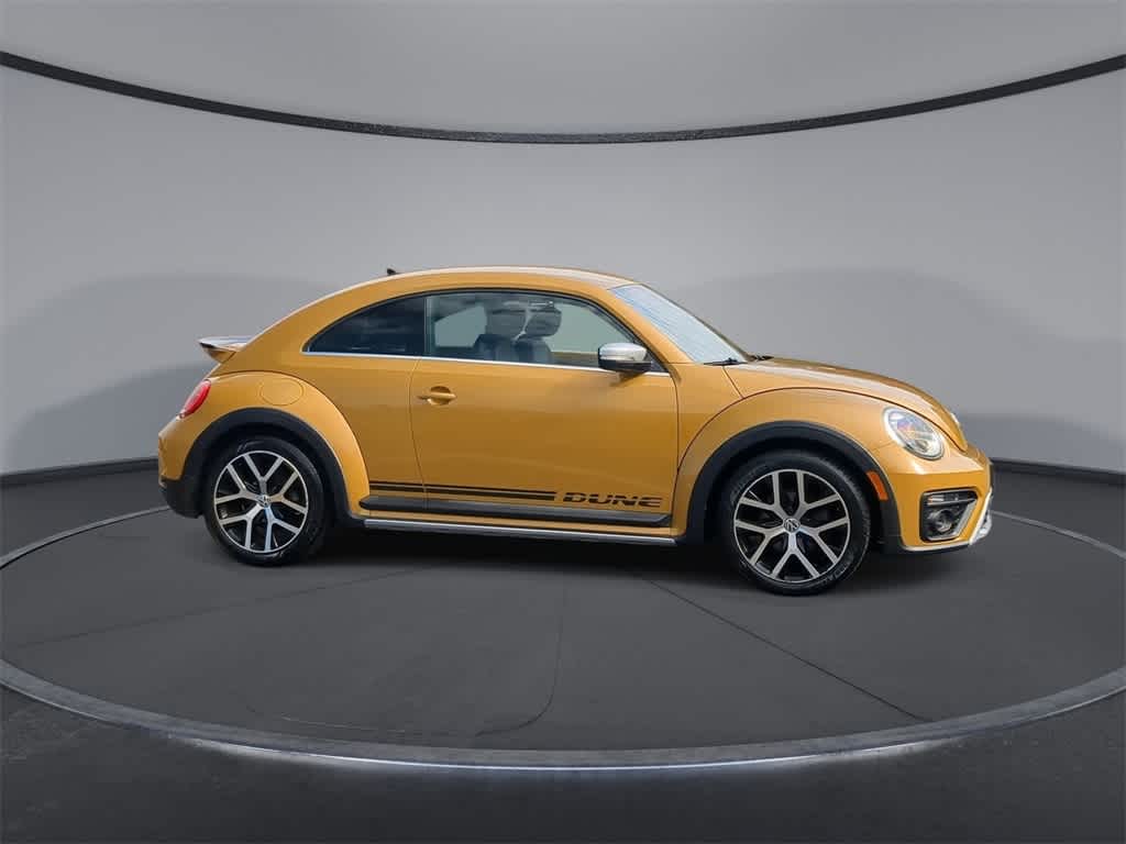 2016 Volkswagen Beetle 1.8T Dune 9