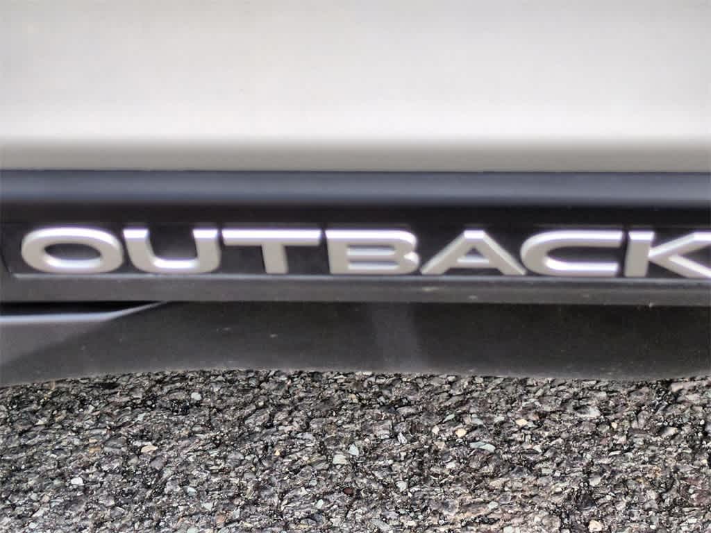 2017 Subaru Outback Limited 13