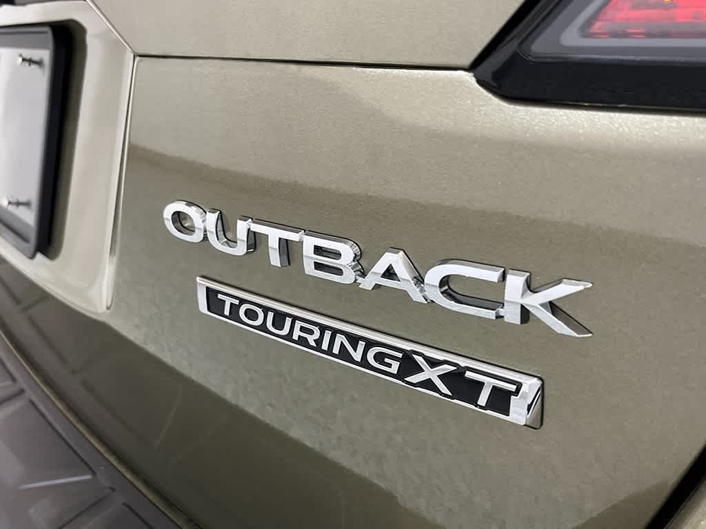 2025 Subaru Outback Touring XT 10