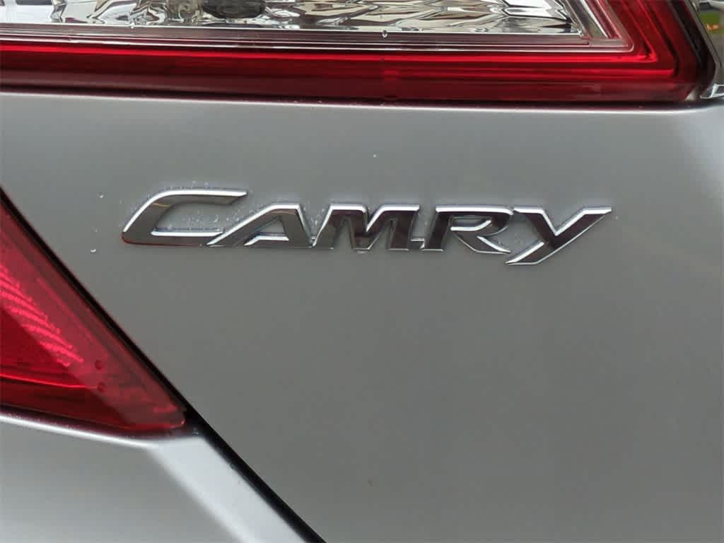 2013 Toyota Camry XLE 12