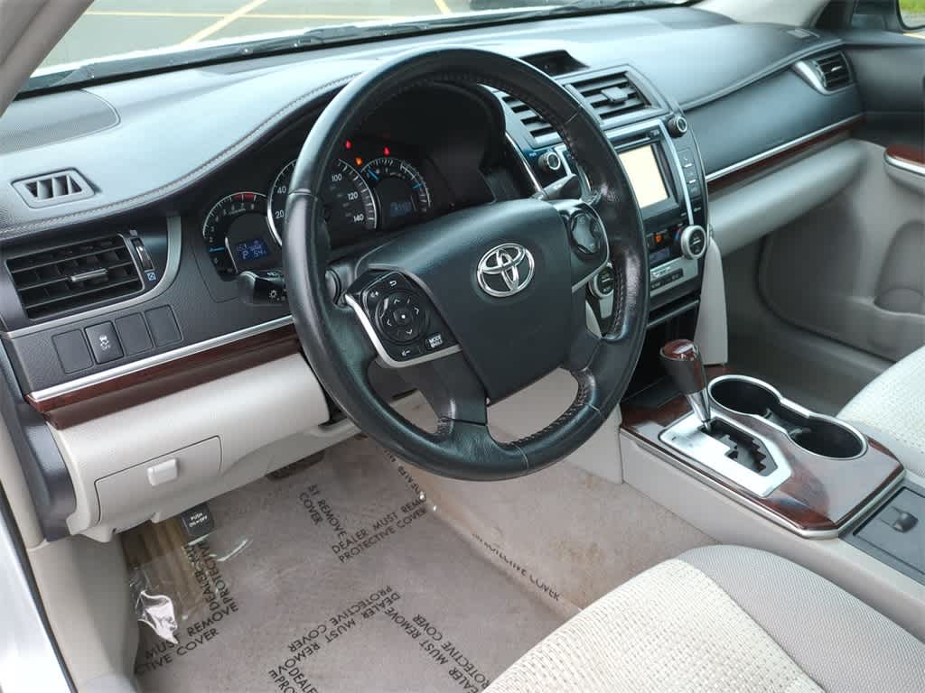 2013 Toyota Camry XLE 10