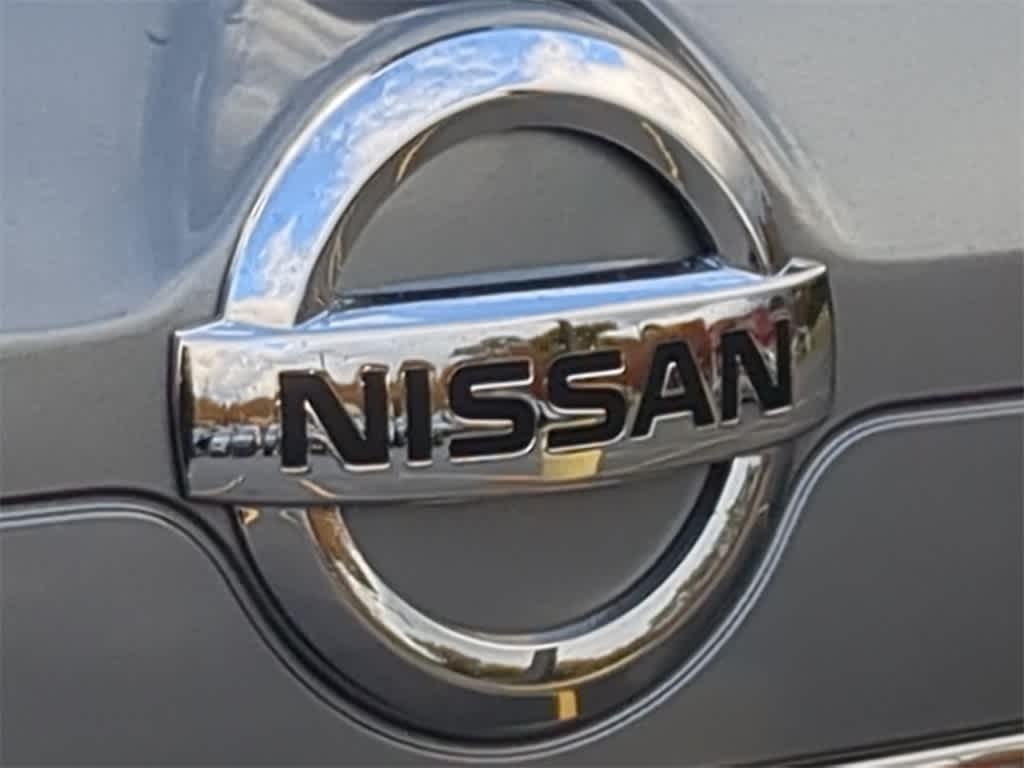 2015 Nissan Rogue SV 12