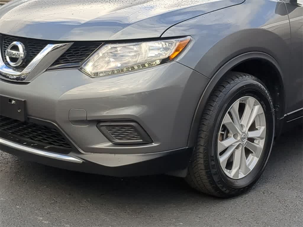 2015 Nissan Rogue SV 11