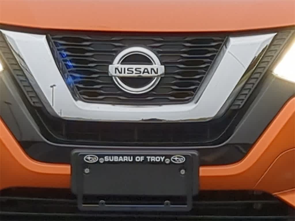 2017 Nissan Rogue SV 12