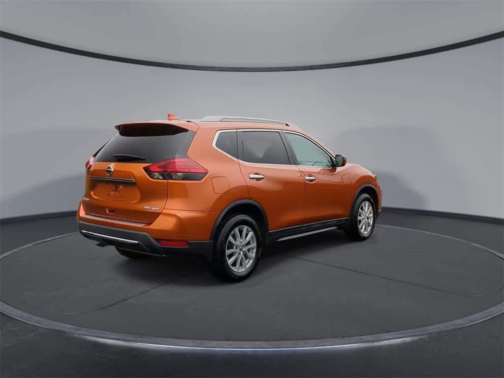 2017 Nissan Rogue SV 8