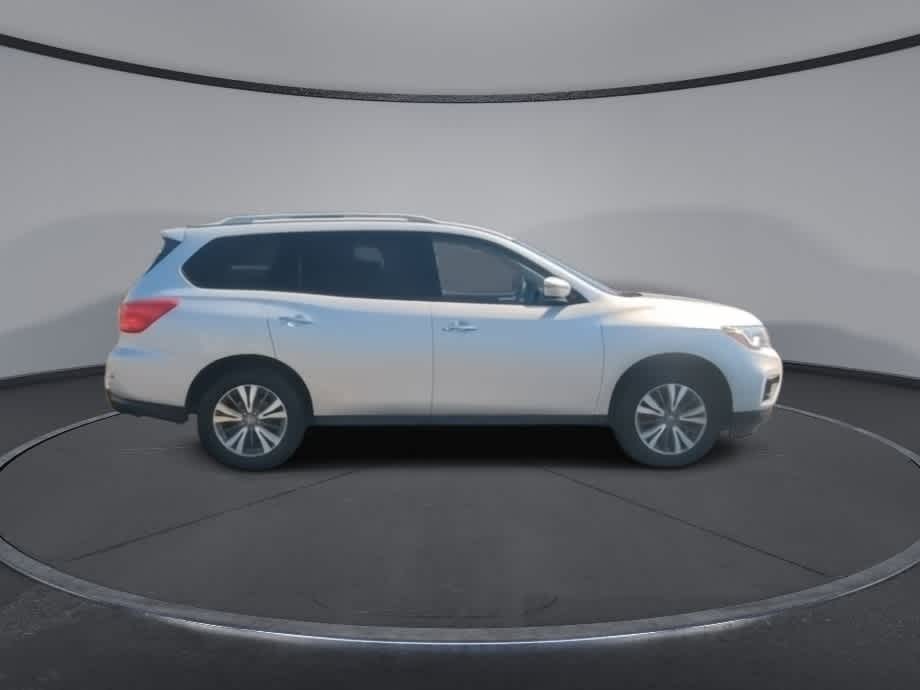 2019 Nissan Pathfinder S 9