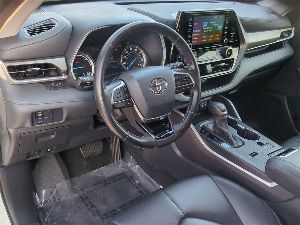 2021 Toyota Highlander Hybrid XLE 10