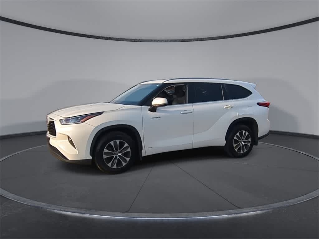 2021 Toyota Highlander Hybrid XLE 4