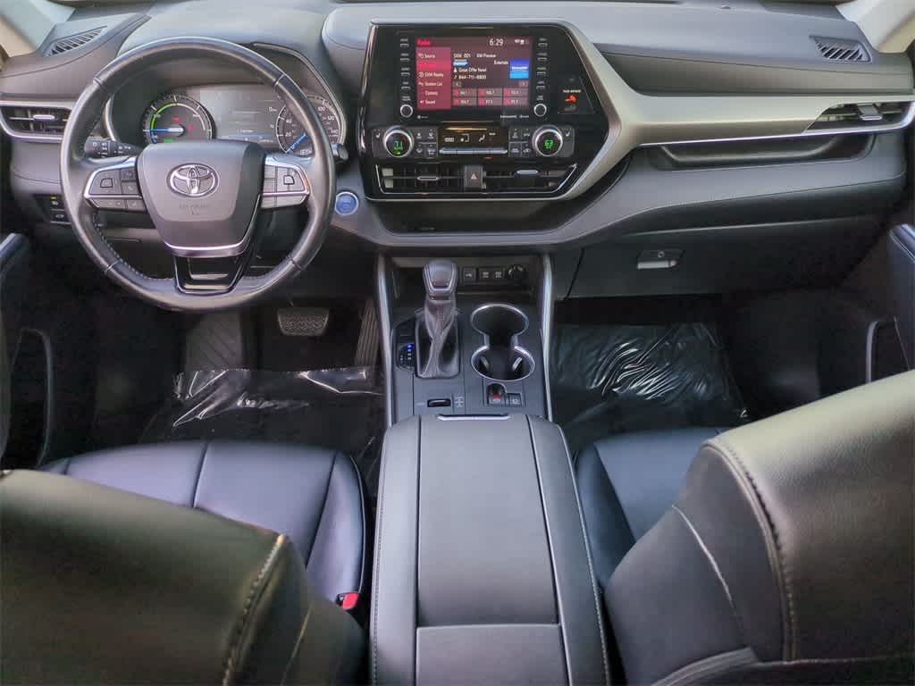 2021 Toyota Highlander Hybrid XLE 16