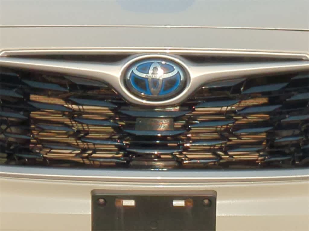 2021 Toyota Highlander Hybrid XLE 12