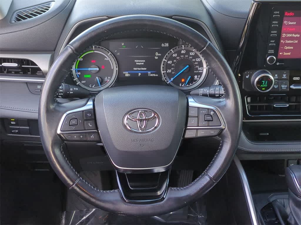 2021 Toyota Highlander Hybrid XLE 24