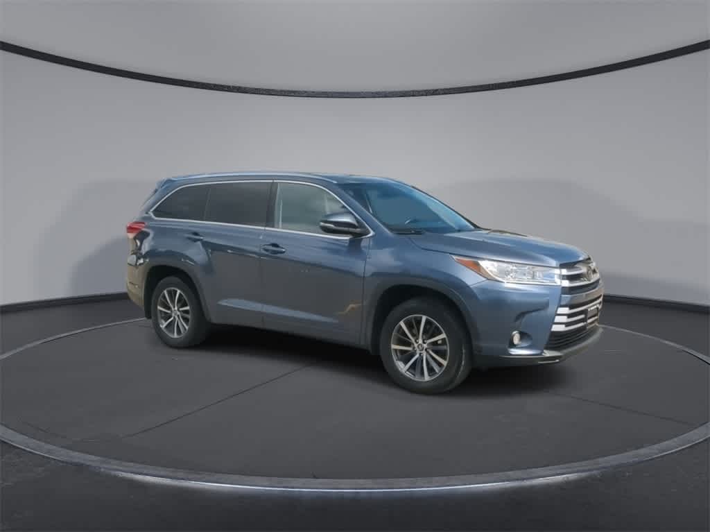 2018 Toyota Highlander XLE 2