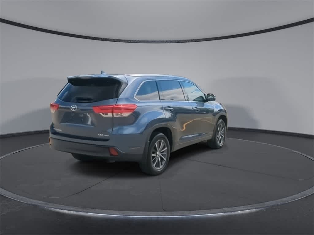 2018 Toyota Highlander XLE 8