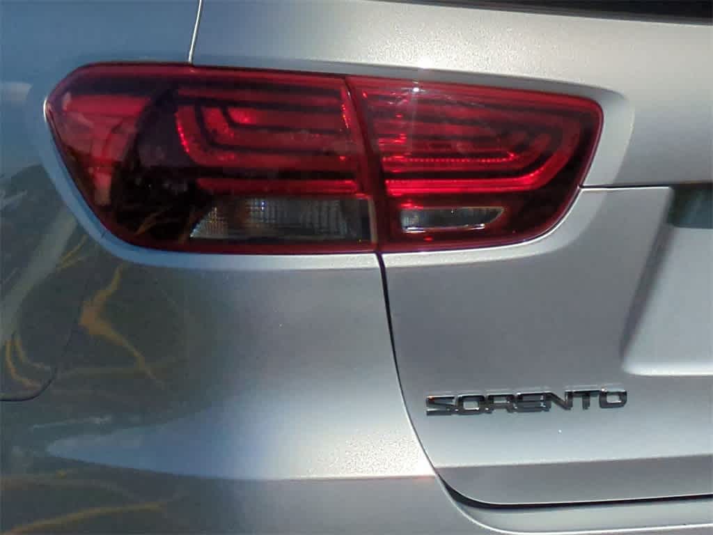 2020 Kia Sorento S V6 13