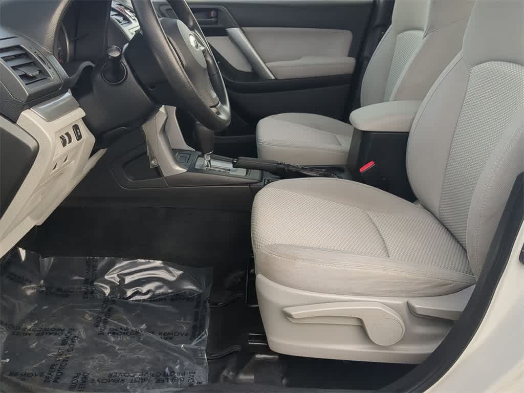 2014 Subaru Forester 2.5i 17