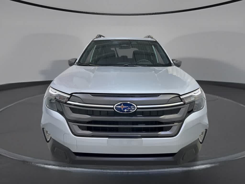 2025 Subaru Forester Premium 8