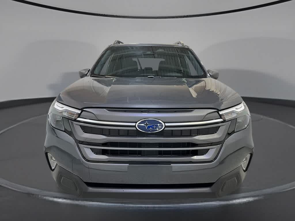 2025 Subaru Forester Premium 8