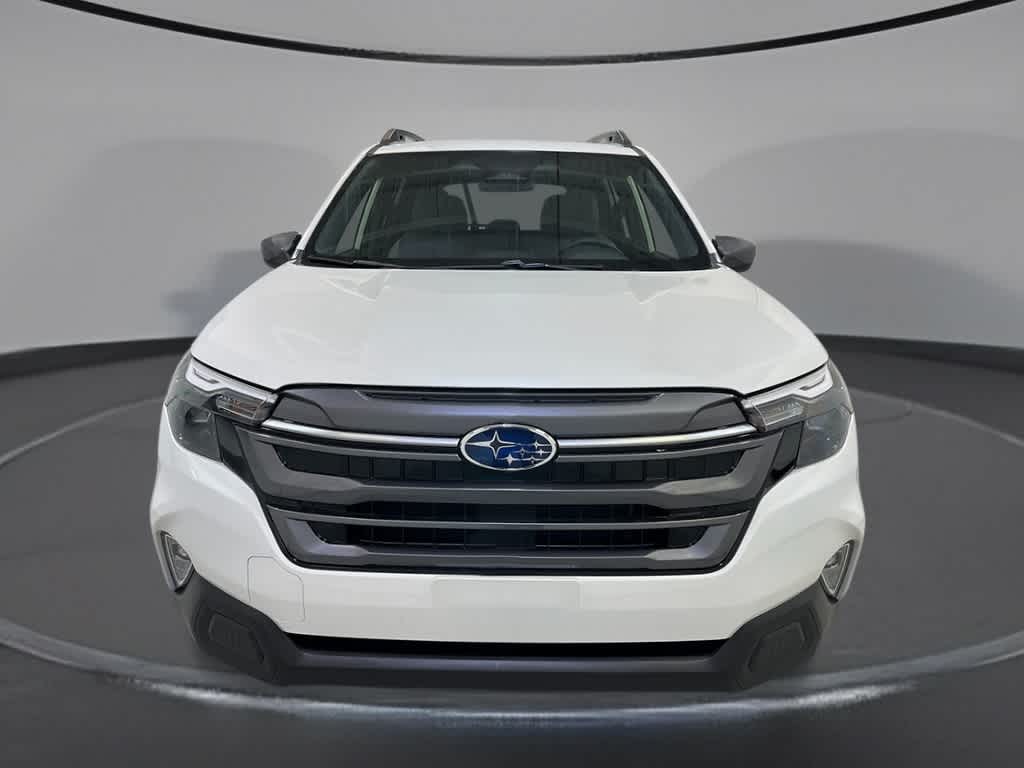 2025 Subaru Forester Premium 8