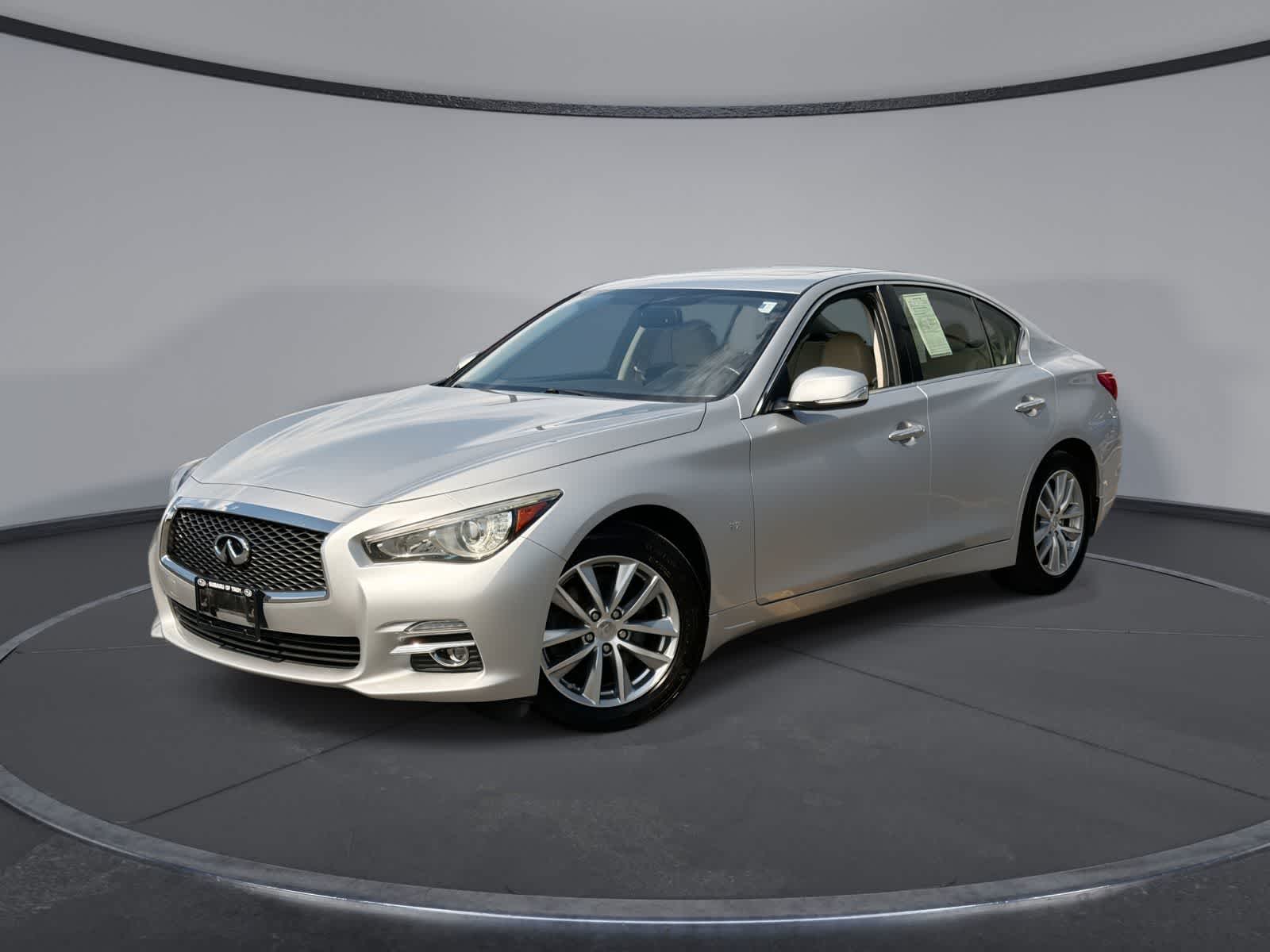 2015 INFINITI Q50