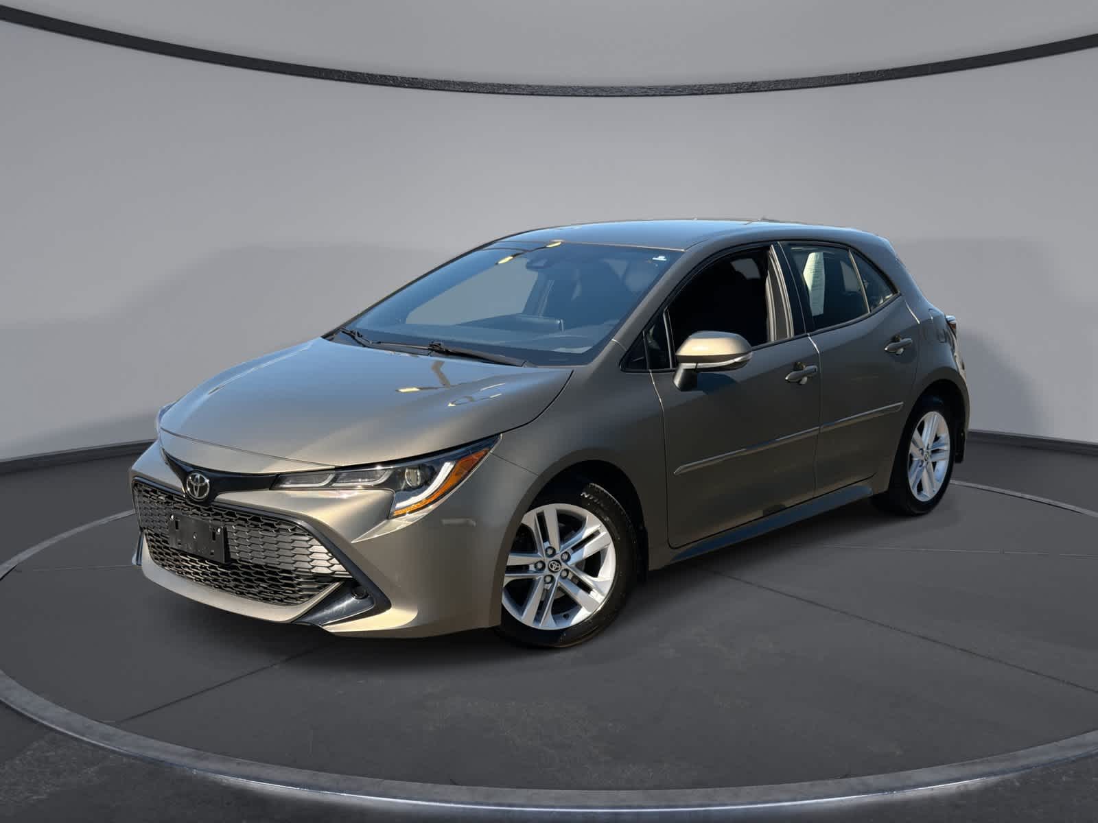  2020 Toyota Corolla Hatchback SE FWD   