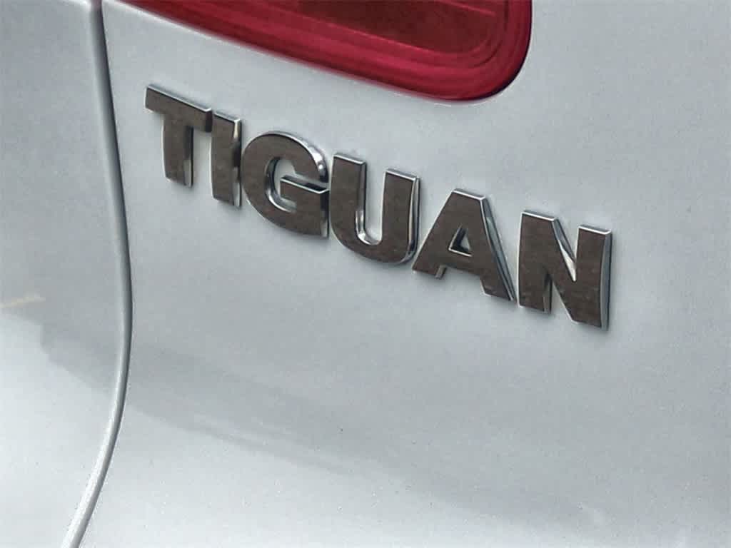 2017 Volkswagen Tiguan Sport 13