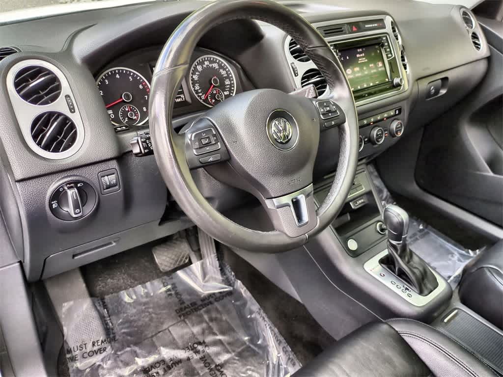 2017 Volkswagen Tiguan Sport 10