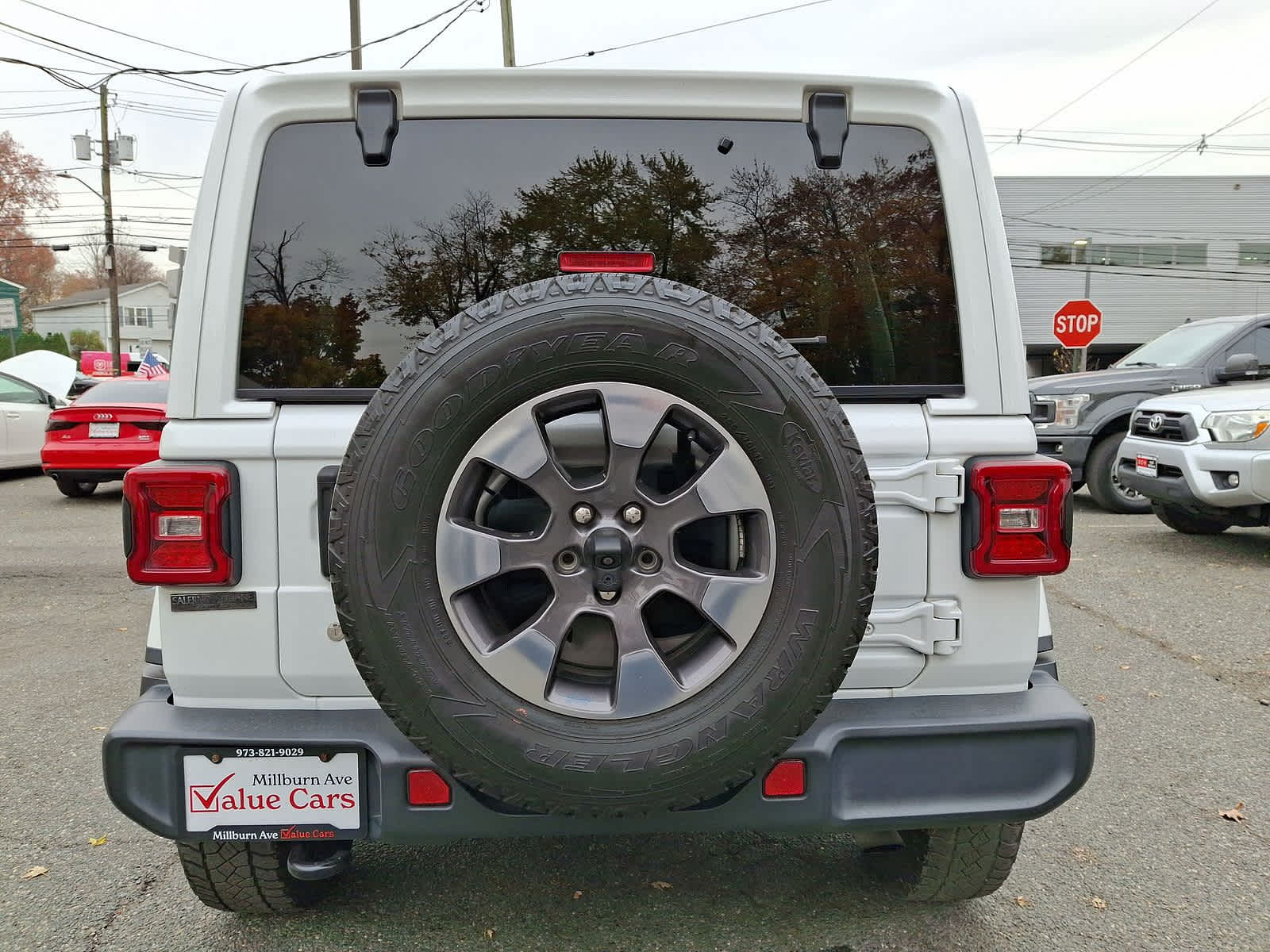 2018 Jeep Wrangler Unlimited Sahara 19