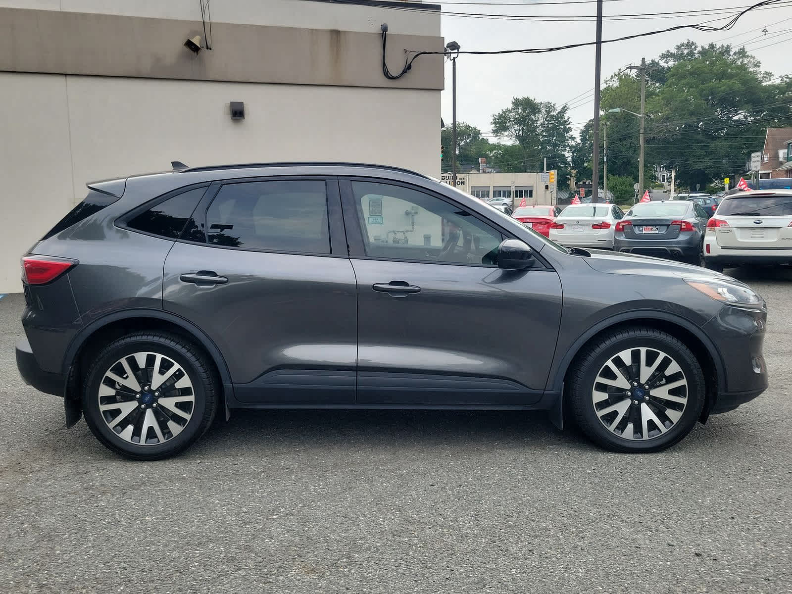 2020 Ford Escape SE Sport Hybrid 26