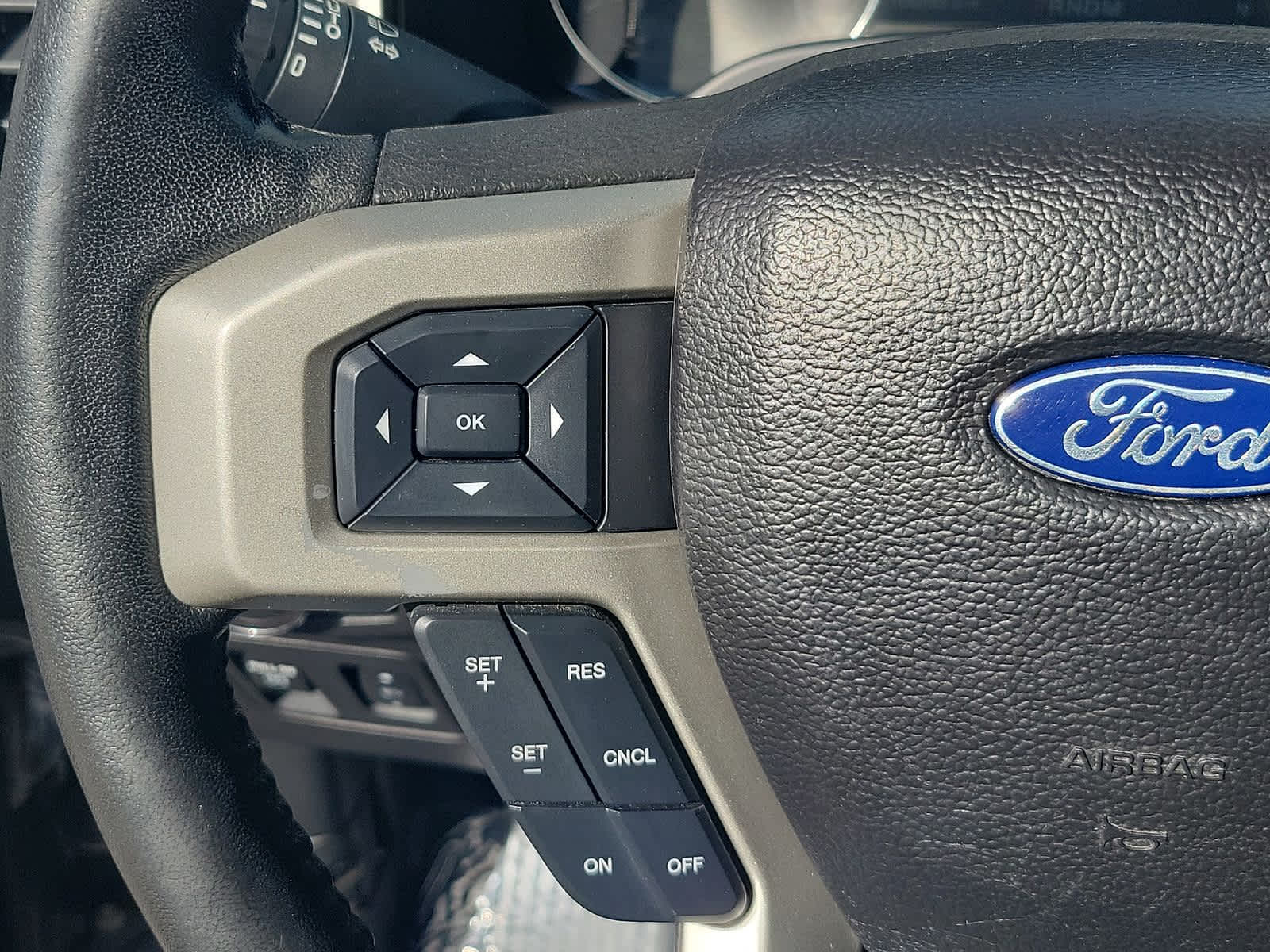 2018 Ford F-150 LARIAT 4WD SuperCrew 5.5 Box 17