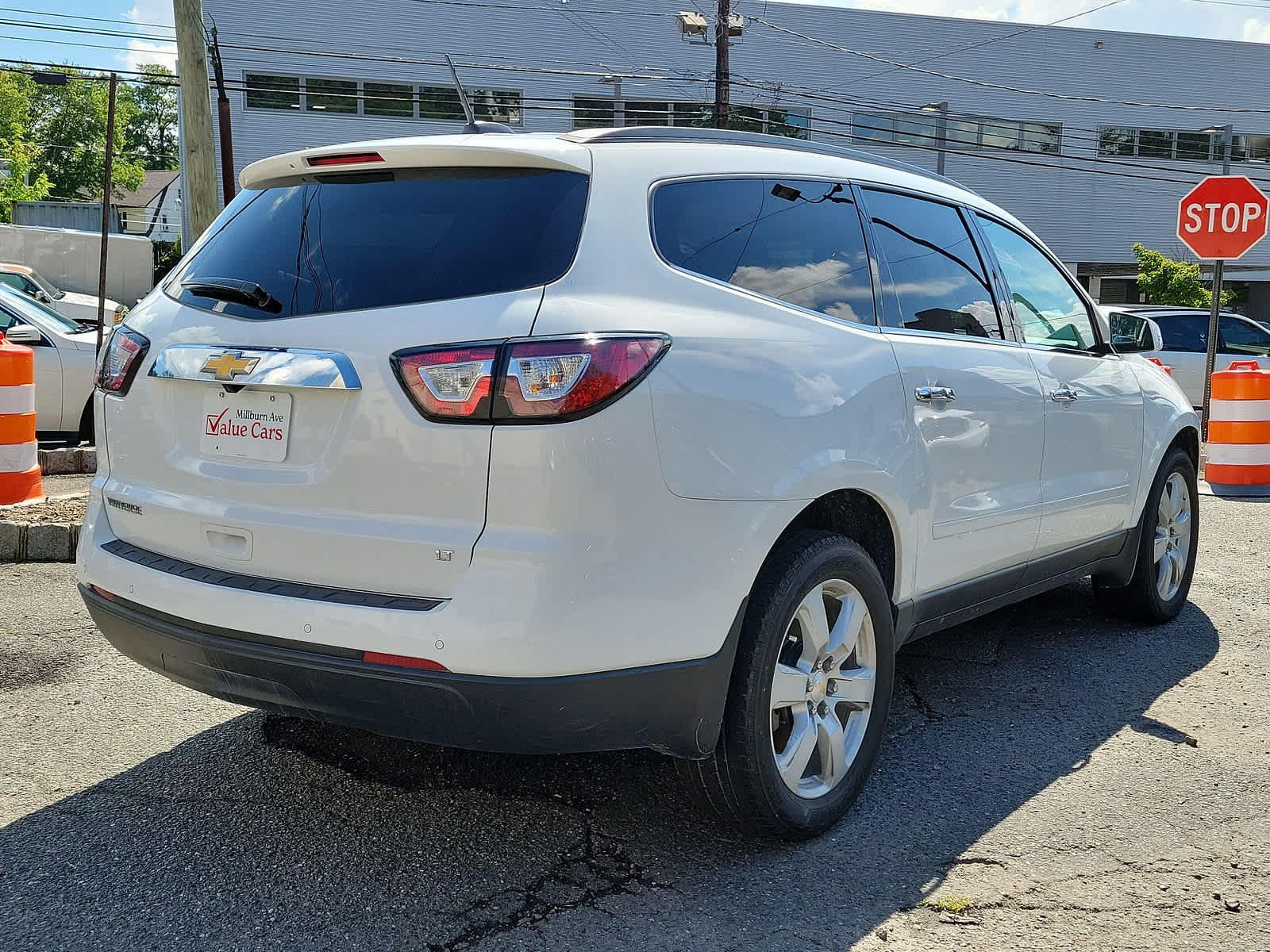 2017 Chevrolet Traverse LT 23