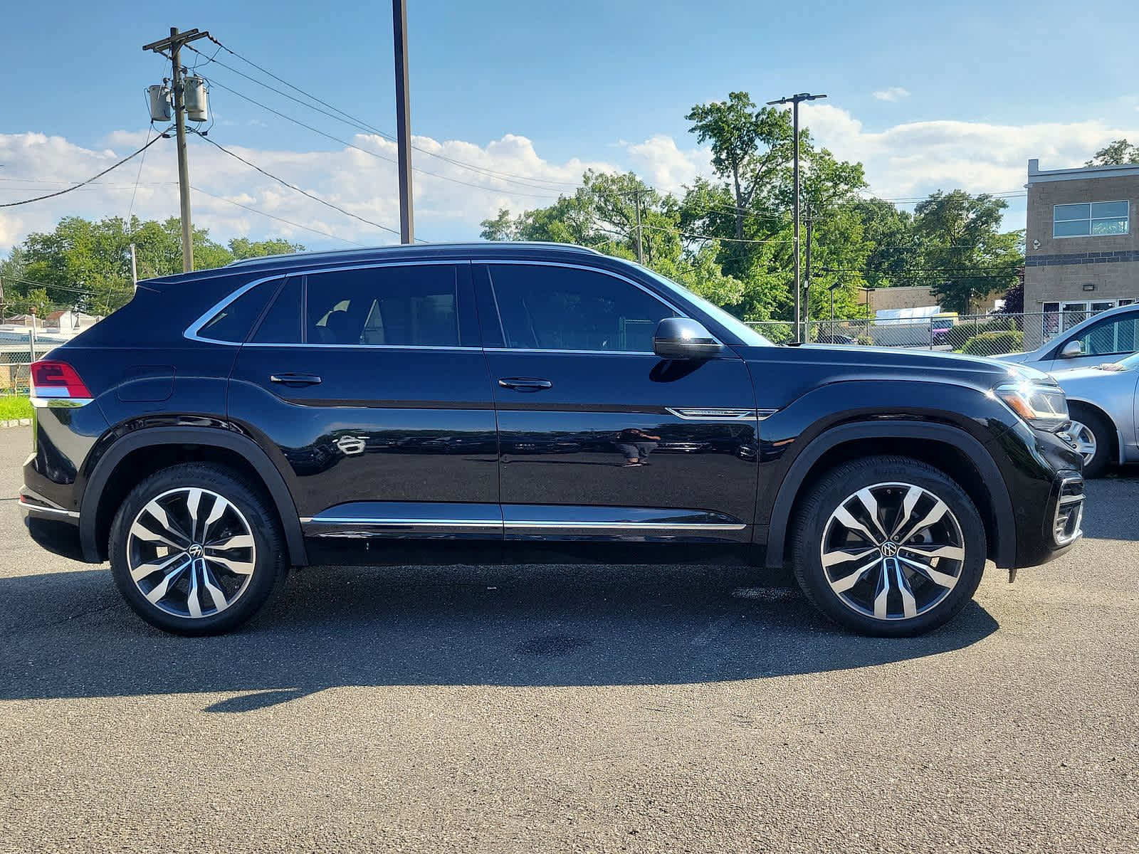 2021 Volkswagen Atlas Cross Sport 3.6L V6 SEL Premium R-Line 24