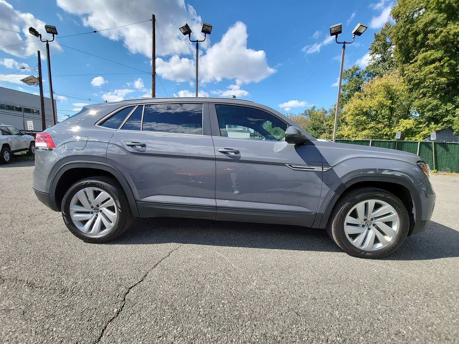 2022 Volkswagen Atlas Cross Sport 3.6L V6 SE w/Technology 26