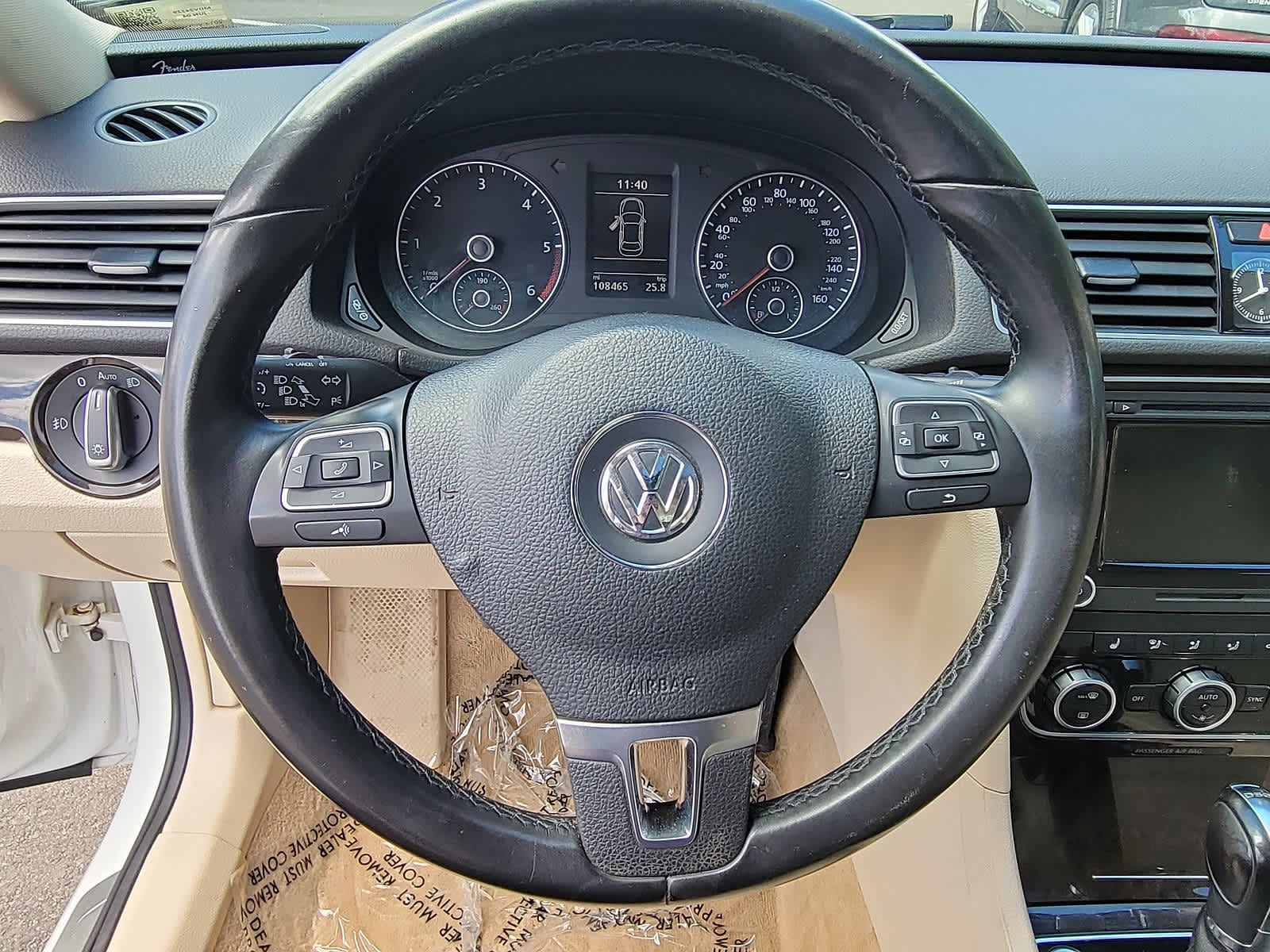 2014 Volkswagen Passat TDI SEL Premium 16