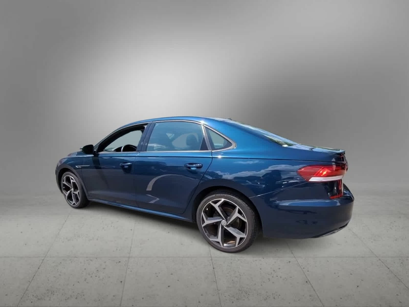 2021 Volkswagen Passat 2.0T R-Line 6