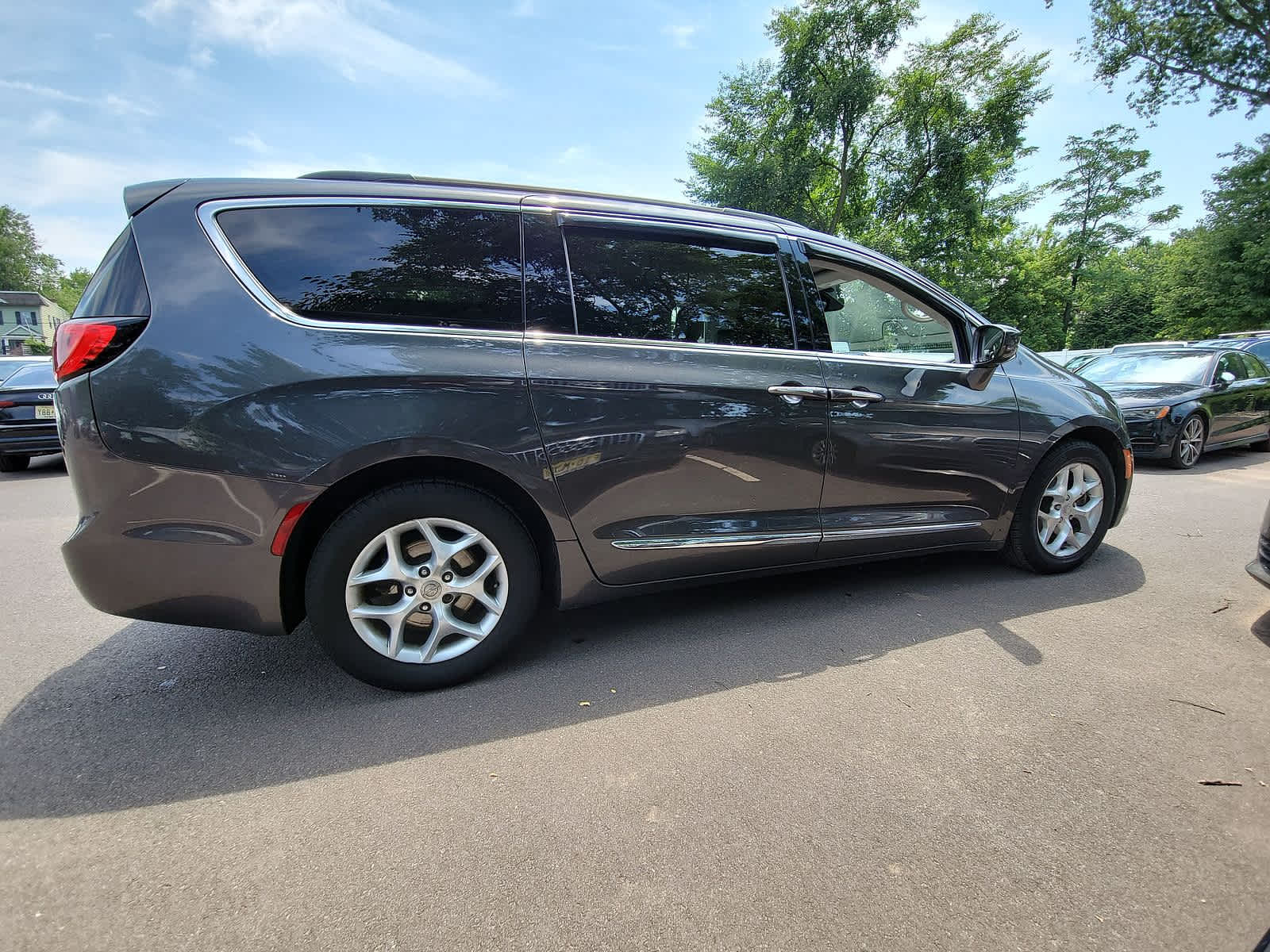 2017 Chrysler Pacifica Touring-L 24