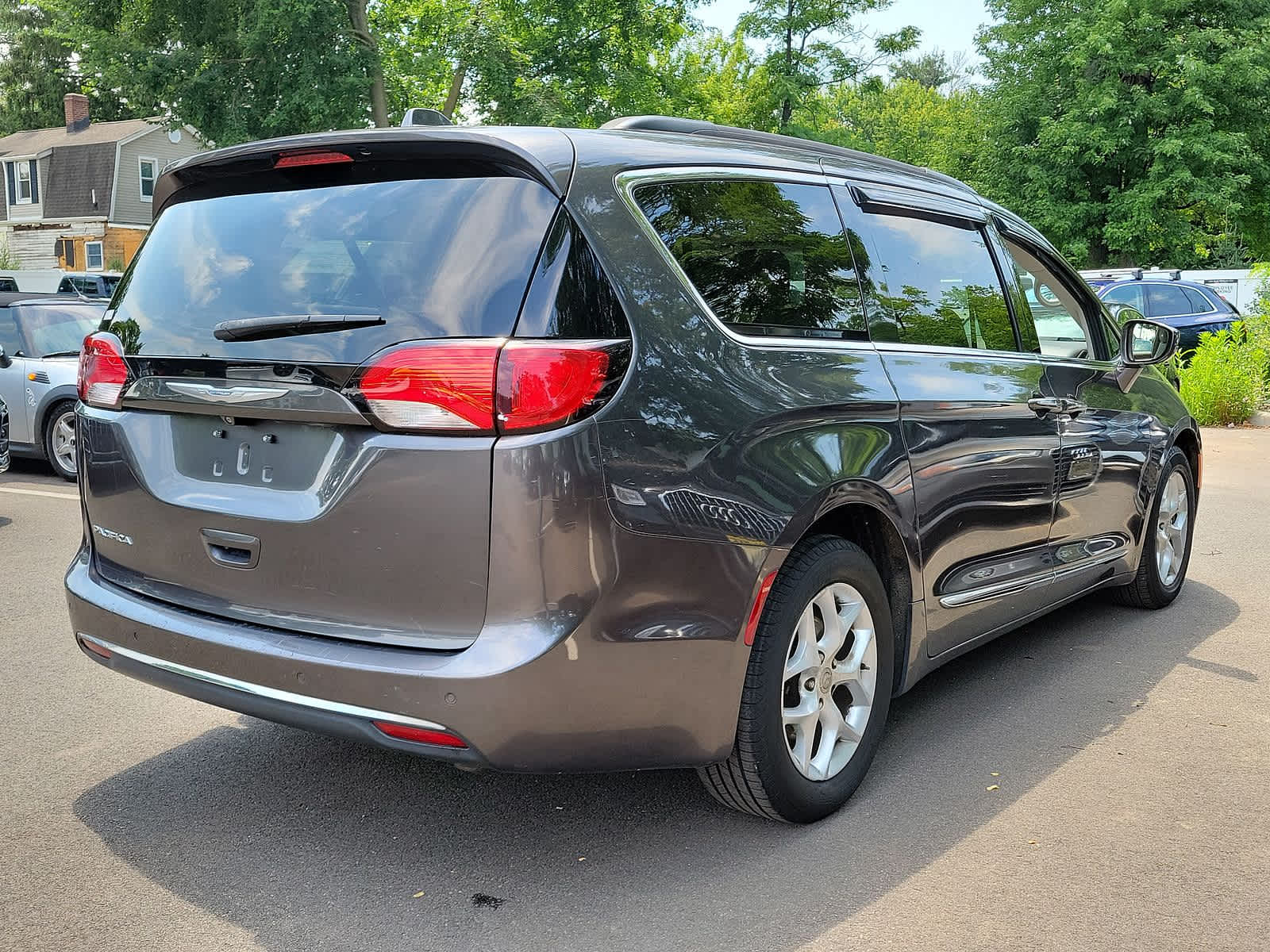 2017 Chrysler Pacifica Touring-L 23