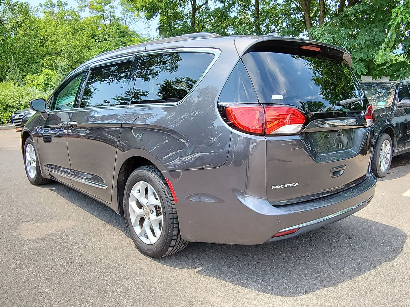 2017 Chrysler Pacifica Touring-L 20