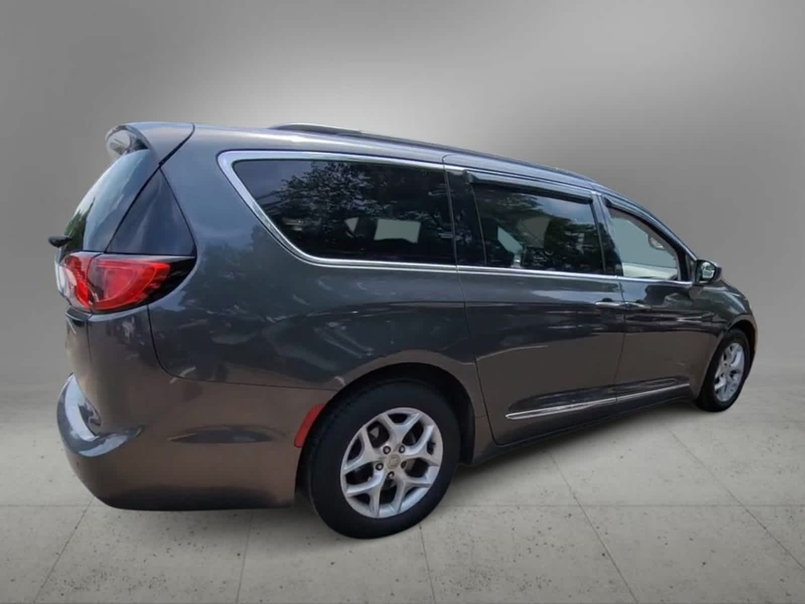 2017 Chrysler Pacifica Touring-L 8