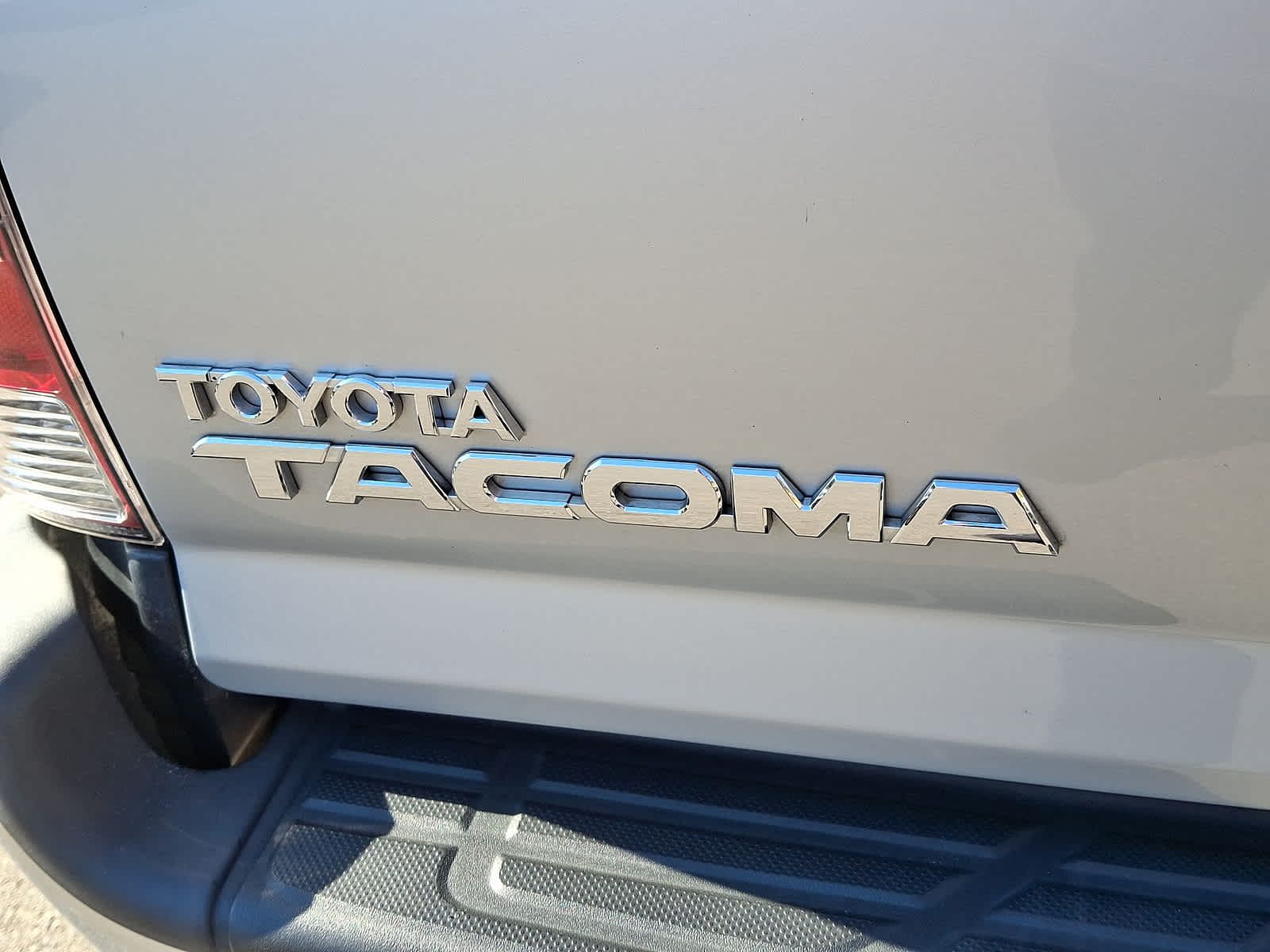 2013 Toyota Tacoma BASE 4WD Double Cab LB V6 AT 23