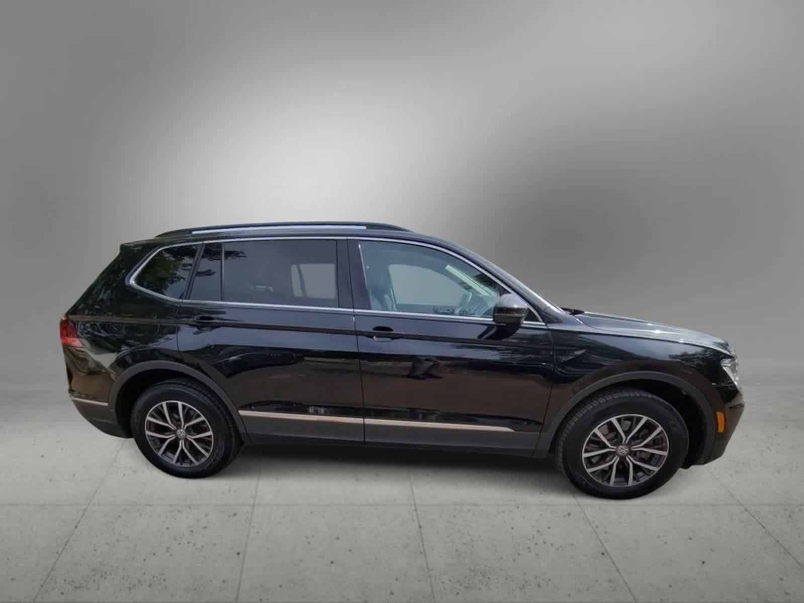 2020 Volkswagen Tiguan SE 9