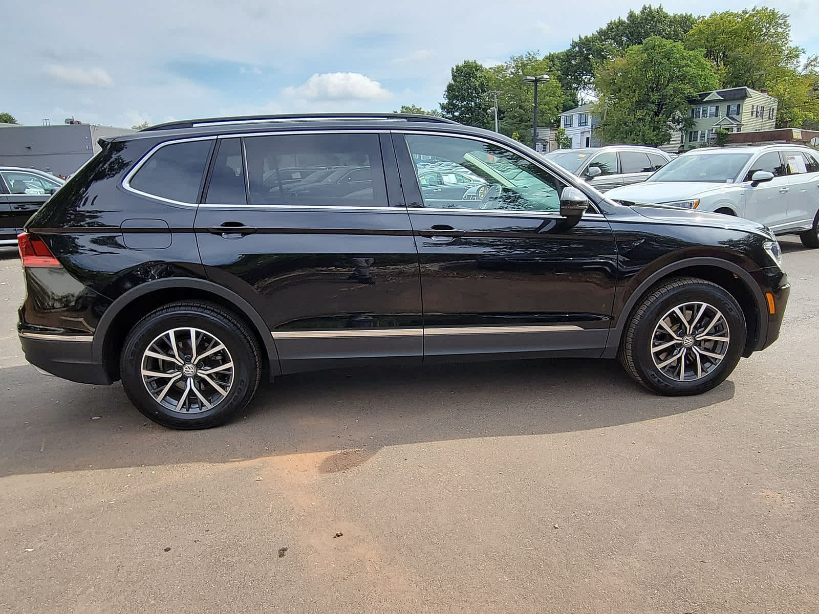 2020 Volkswagen Tiguan SE 26