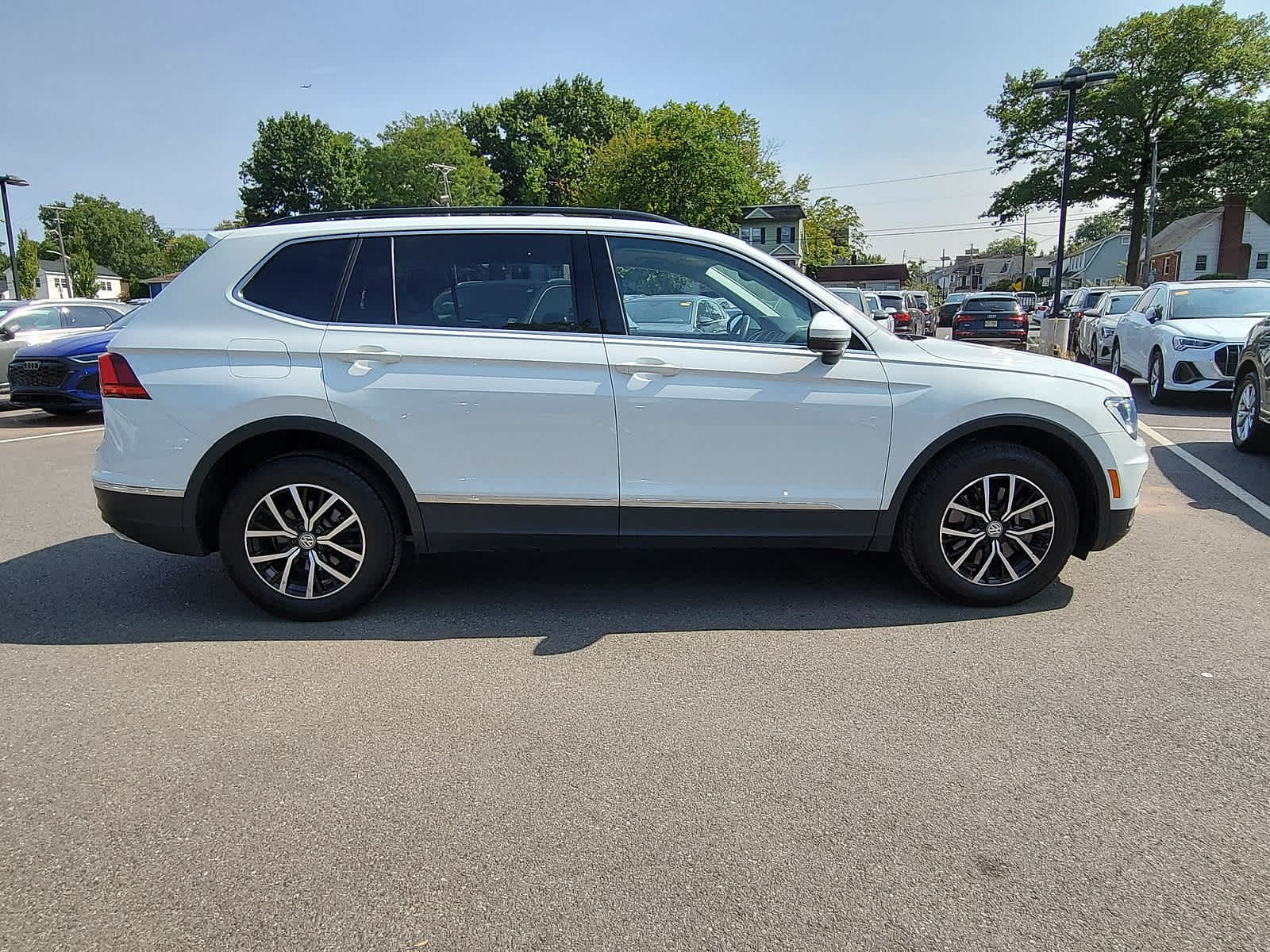 2021 Volkswagen Tiguan SE 26